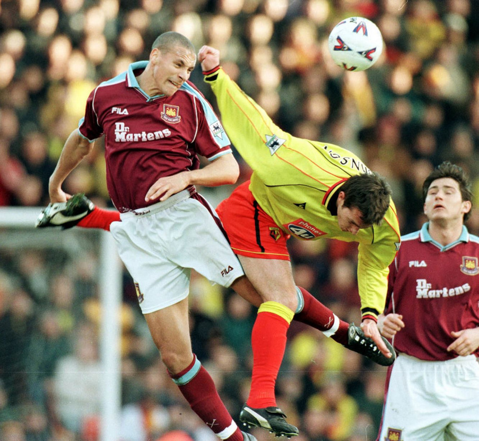 利兹联球员接受训练赛，主帅强调人员轮换策略