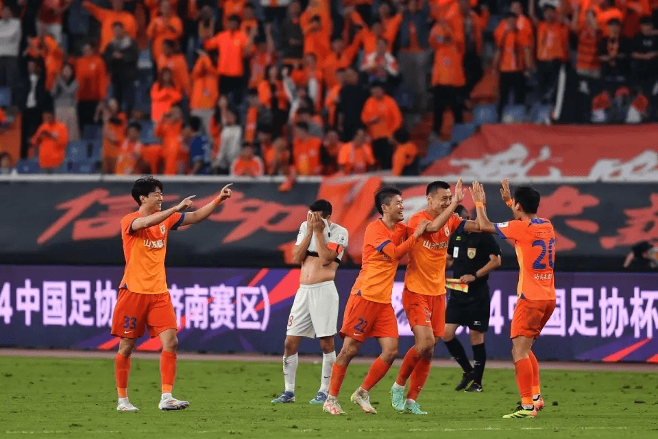 力克对手，球队实现胜利晋级