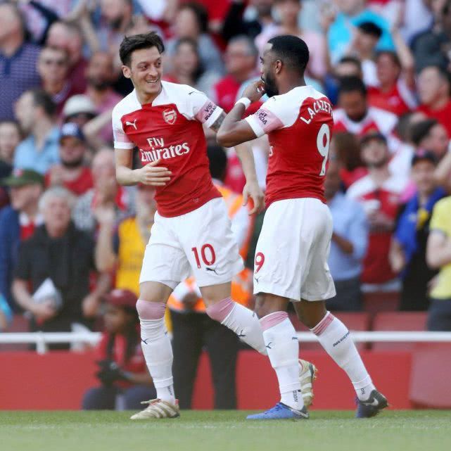 前四之战白热化，切尔西抢夺积分领先权！