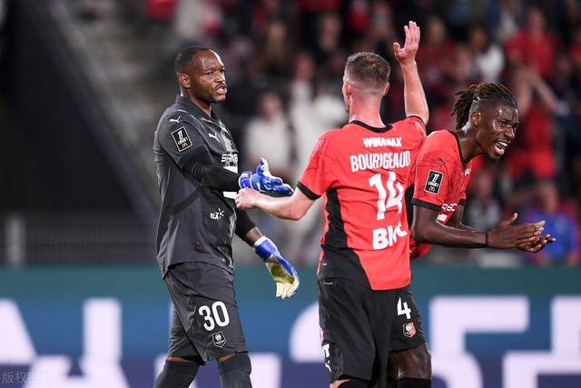 摩纳哥主场击败里昂，继续走出低谷