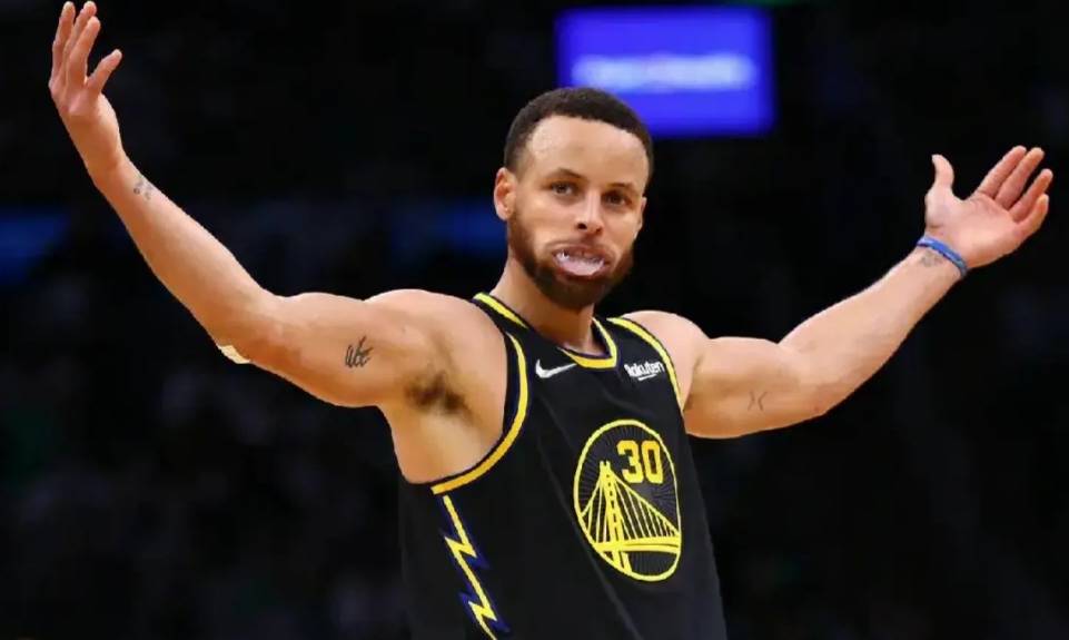 勇士战胜猛龙：库里投篮神准压制对手