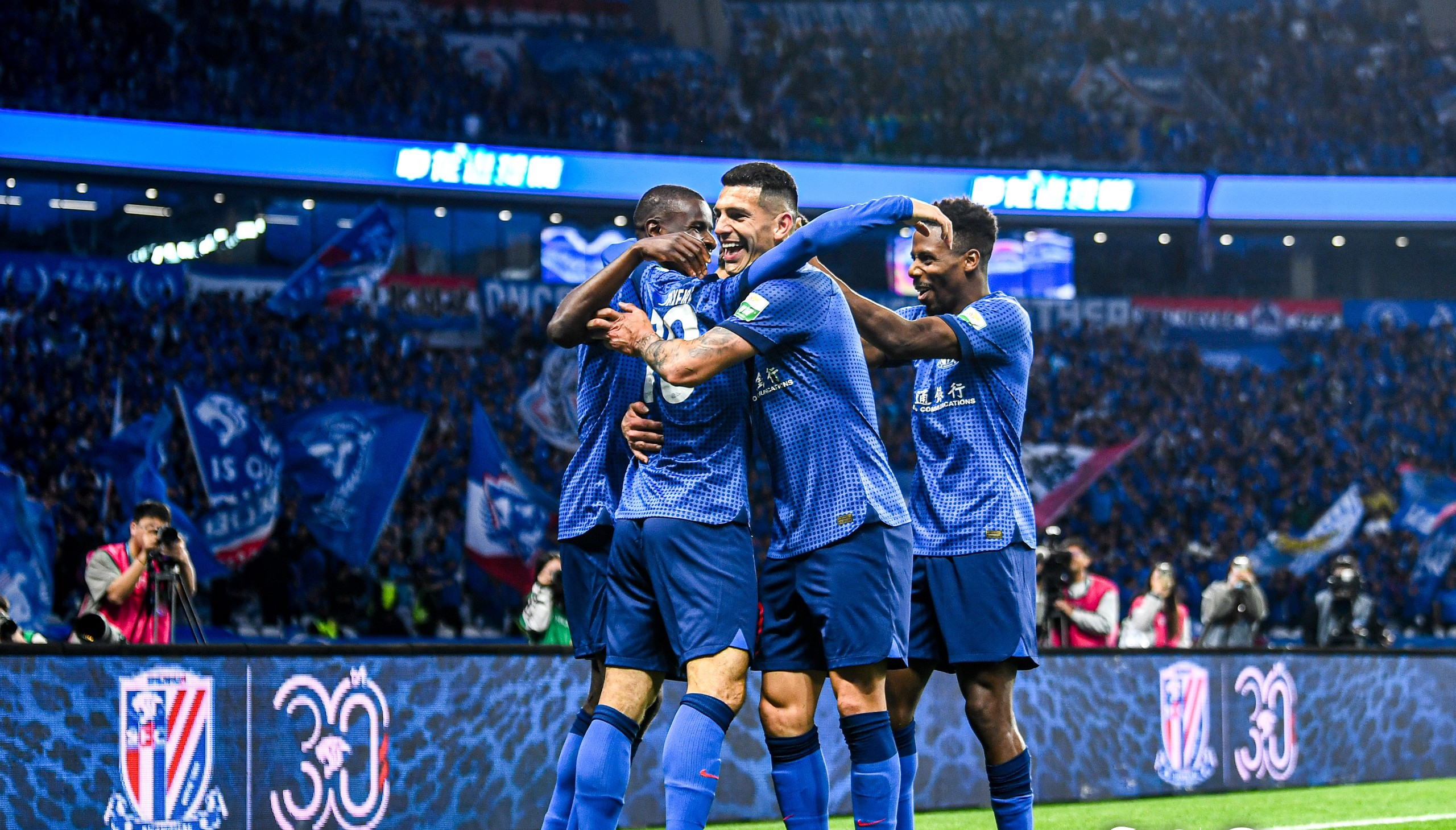 广州恒大客场战平上海申花，保持不败