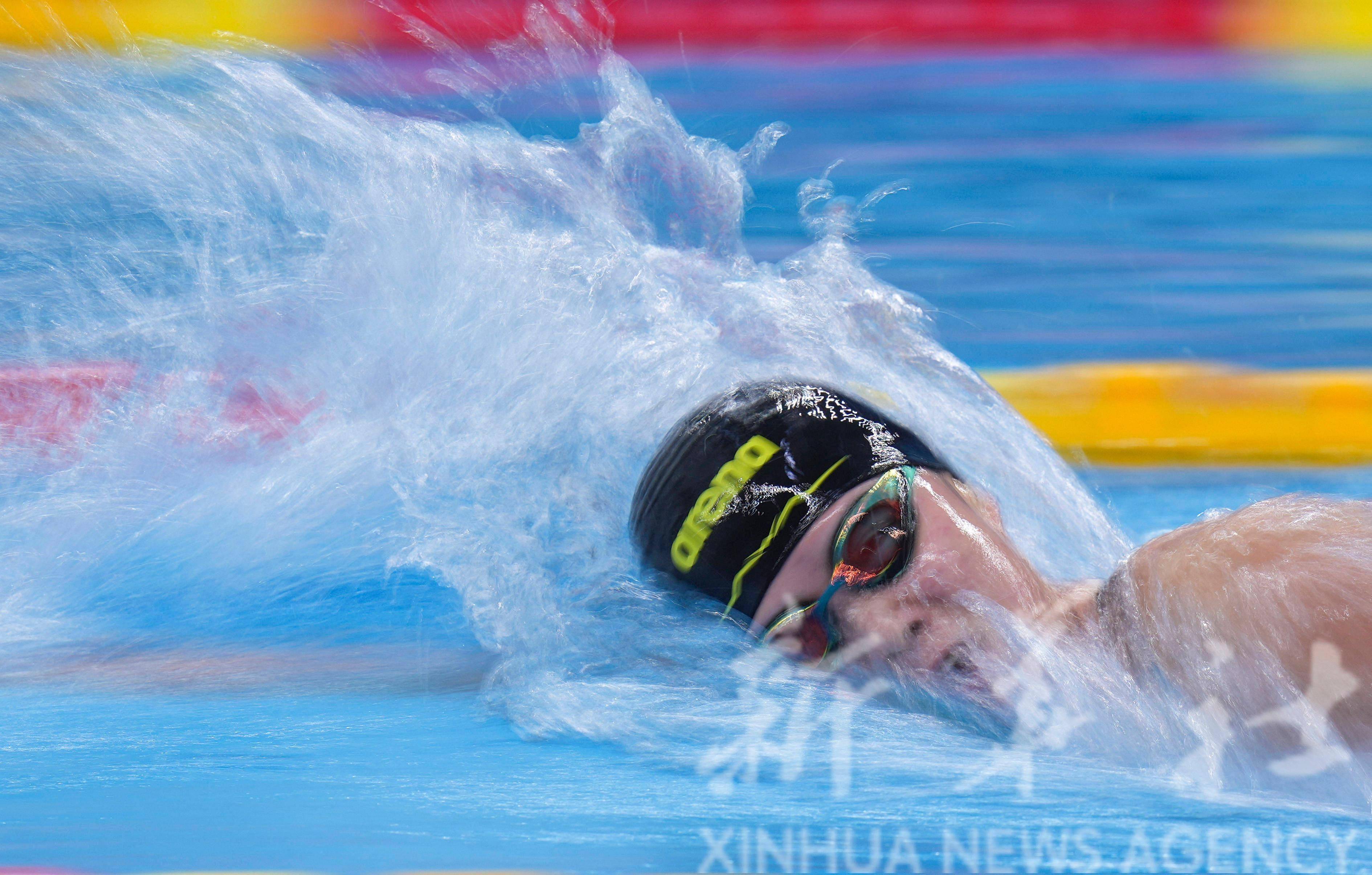 团队合作完美无缺，夺得接力赛冠军