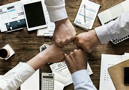 柏林联队风波频发，管理层股权之争引发危机