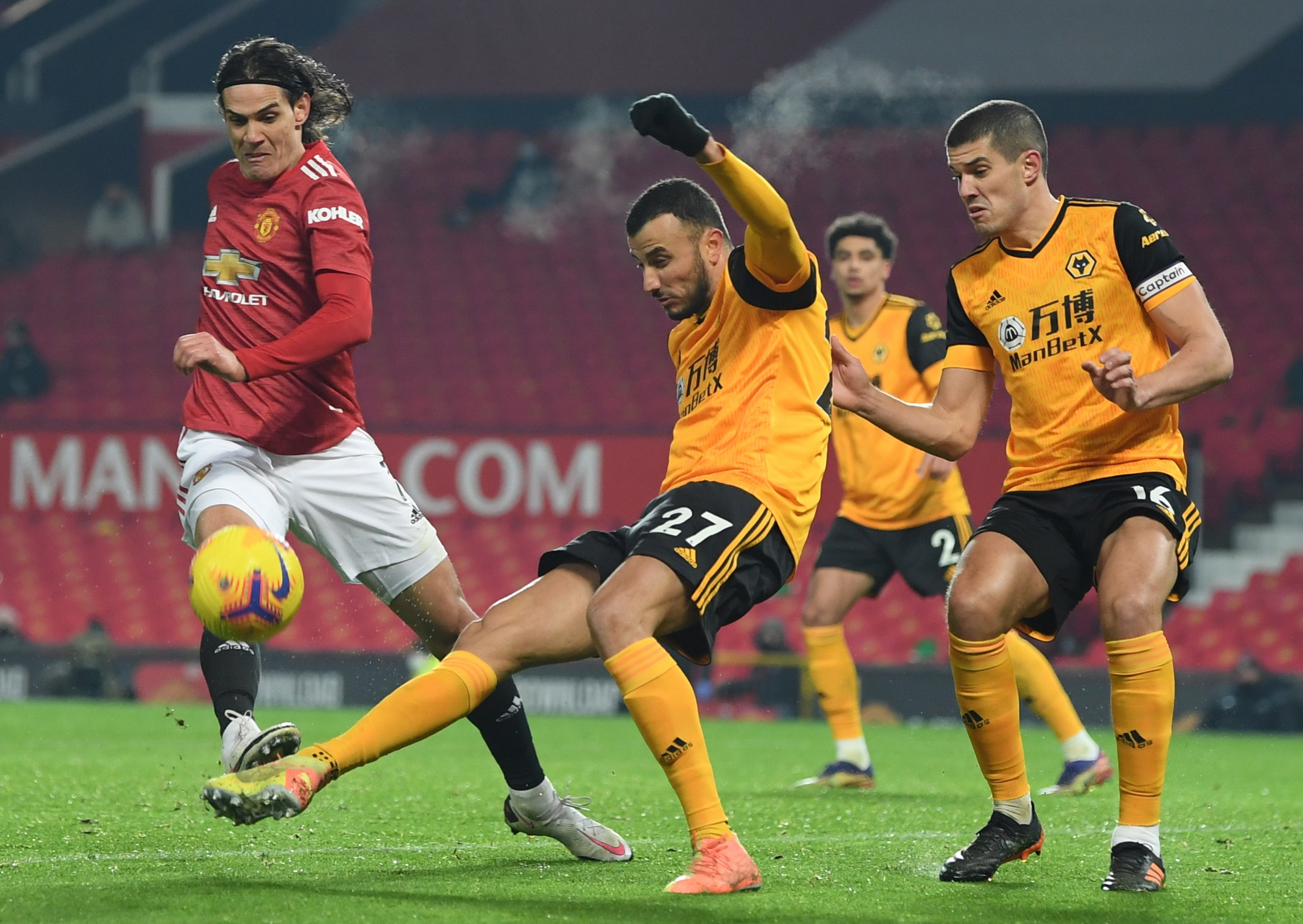 狼队豪取联赛杯冠军，英超触手可及