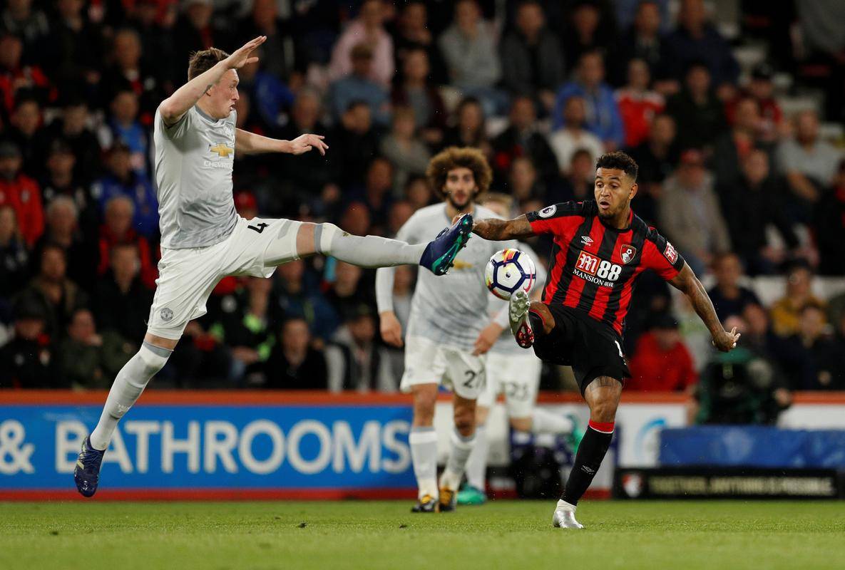 利兹联主场大胜伯恩茅斯，豪取三分