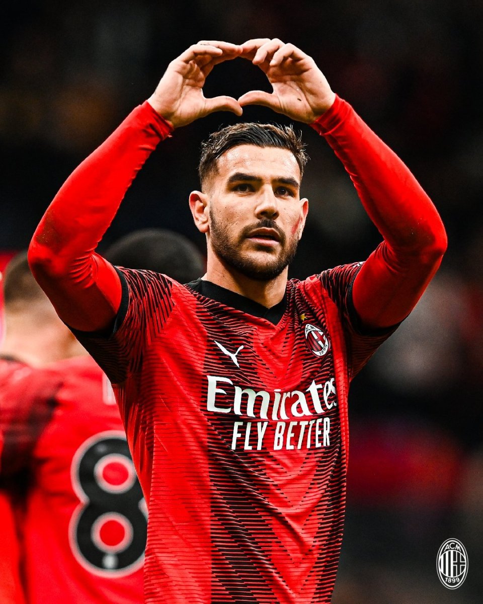AC米兰重返巅峰，实现欧冠夺冠梦想
