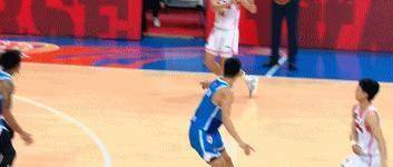 阿斯托克罗斯主场大胜，豪取三分